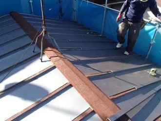 凸部分へのキャップ被せ作業の工程