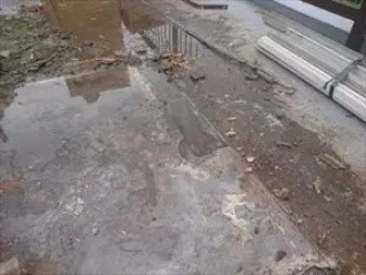 物置下には防水がない状態