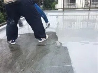 ウレタン防水とトップコートで仕上げ