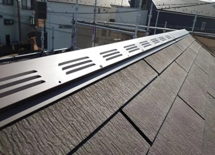 屋根棟板金交換工事が無事に竣工