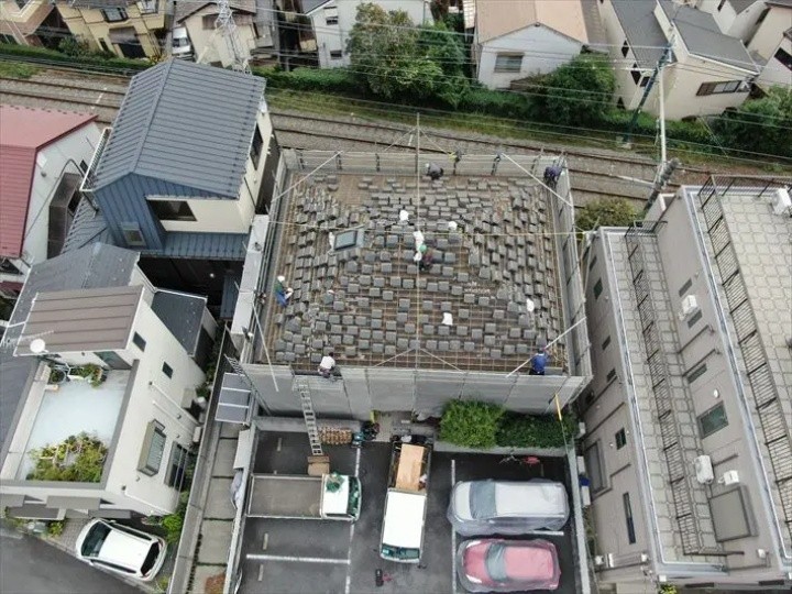 洋風厚型スレート屋根材をすべて取り外し完了
