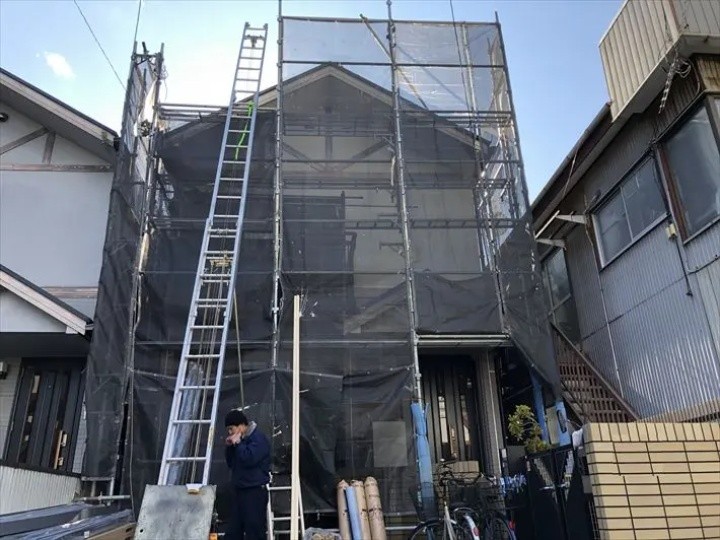 足場の仮設