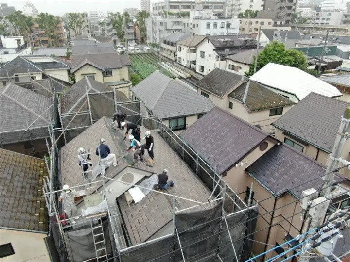 古い屋根材の撤去