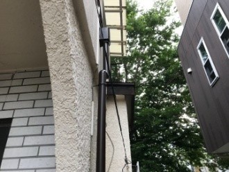 雨樋の破損も交換して修復