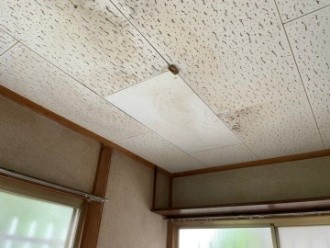 天井材の修復後