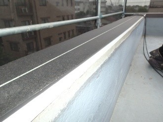 防水紙(ルーフティング)の設置作業