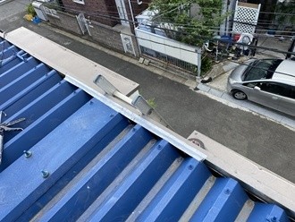 2F屋根の雨樋詰まり