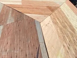 野地板を設置した後