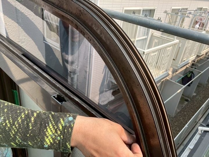 側面のポリカーボネート平板も交換