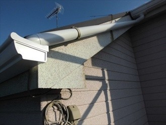 破損していた呼び樋の交換作業