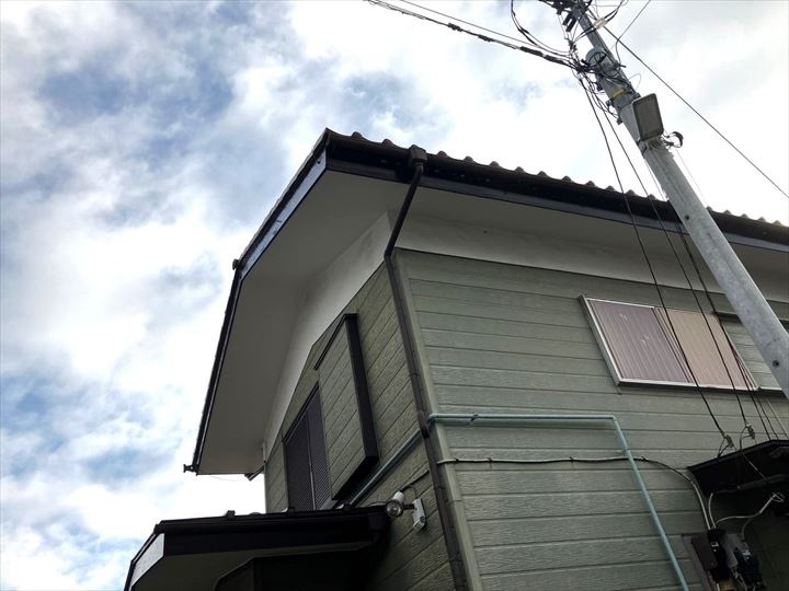 部分交換工事と付帯部塗装工事が完工したお住まい