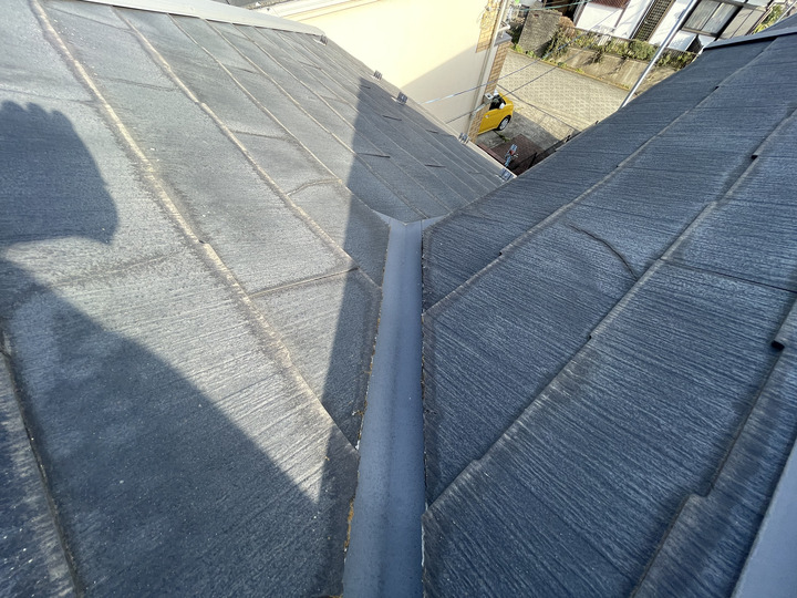 パミール独特の層間剝離が起きています