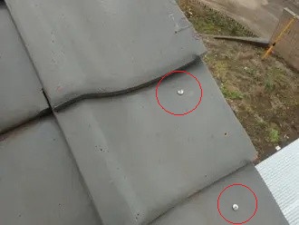 ケラバ瓦の穴あけ作業の工程