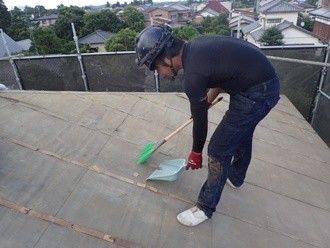 桟の取り外し作業後の清掃