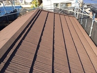 屋根葺き替え工事が完工した屋根の外観