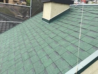 ガルバリウム鋼板製の棟板金を設置