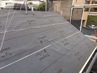 防水紙（ルーフィング）の敷設