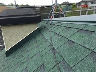 ガルバリウム鋼板製の棟板金