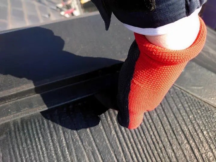 棟板金が全体に浮いた状態