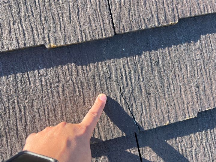 スレートのヒビ