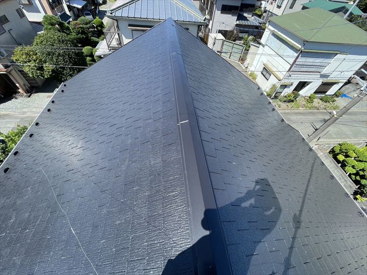 屋根を調査します