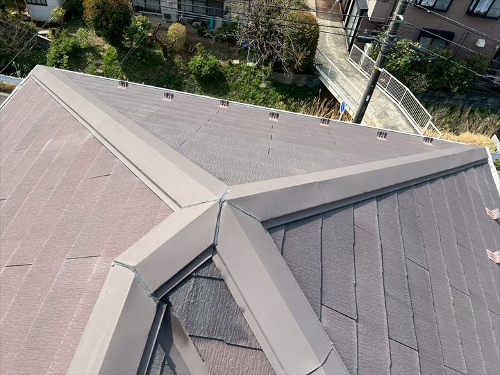 スレートの補修跡