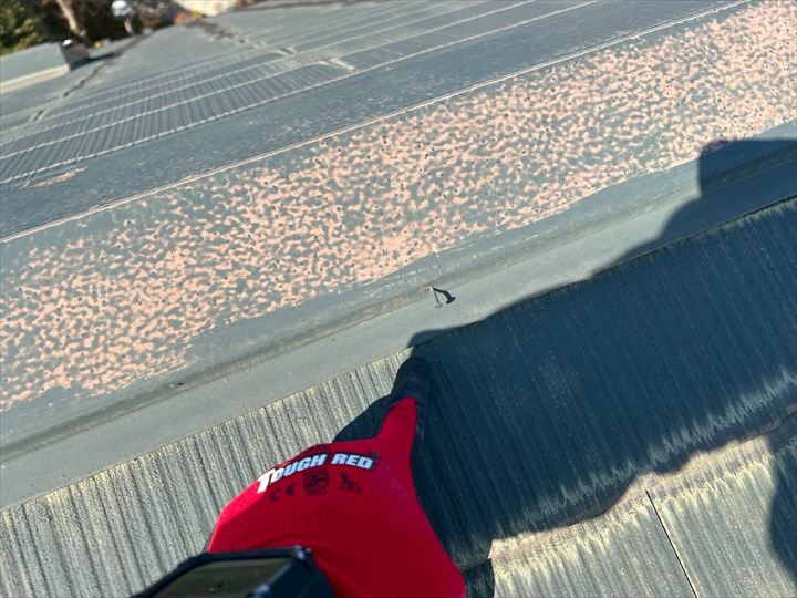 棟板金固定釘の浮き