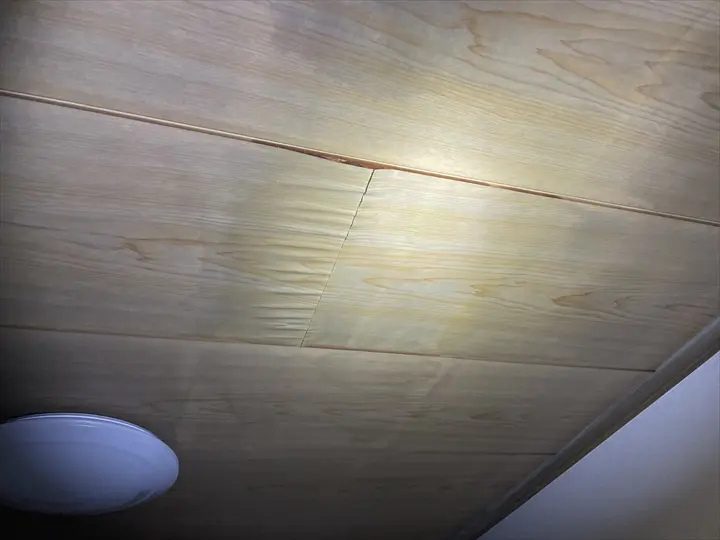 天井からの雨漏り