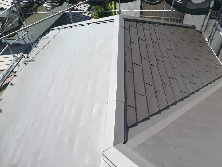 ガルバリウム鋼板屋根