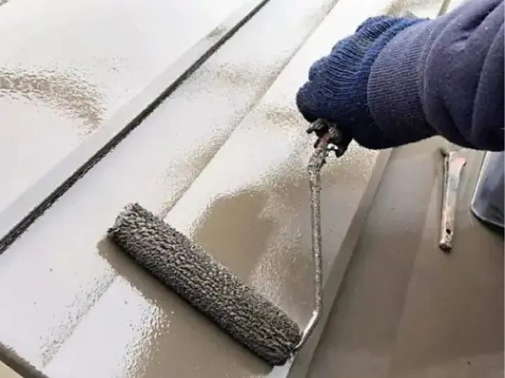 ガルバ屋根の塗装