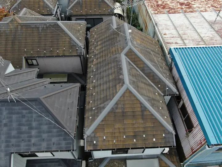 ドローンで撮影された屋根