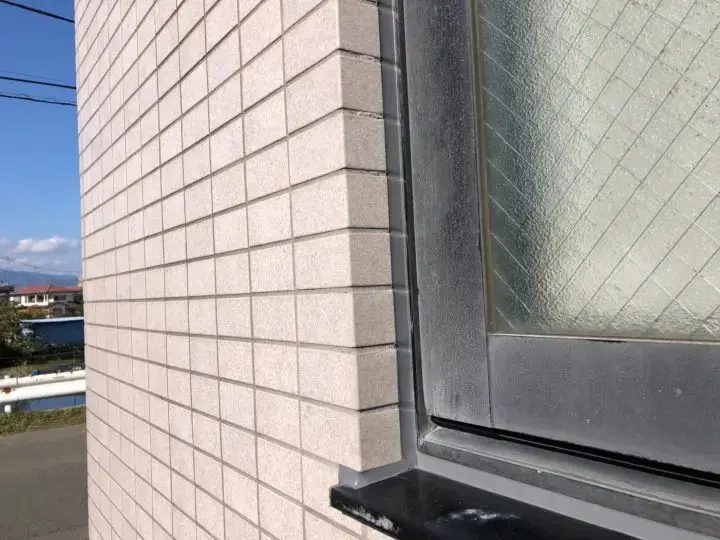 サッシ周りのシーリング