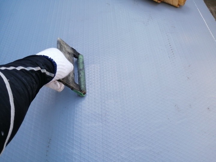 通気緩衝シートを施工