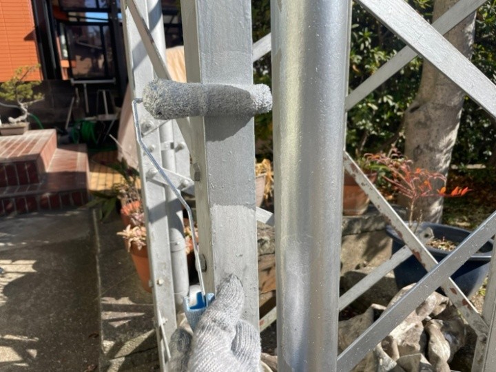 塗料材「アサヒペンのシルバーコート」で塗装