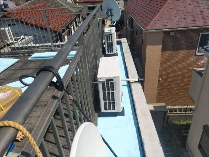 縁廻りの段差調整のために断熱シートを敷設