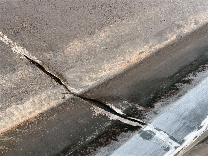 剥がれたシート防水