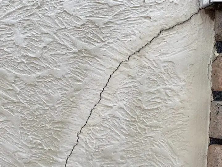 外壁のひび