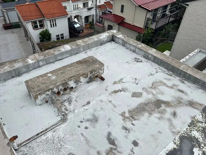防水層が劣化した陸屋根