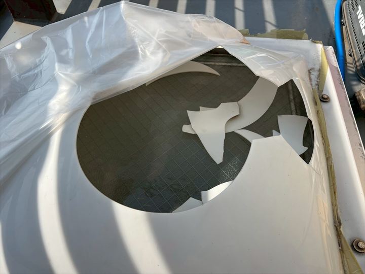 相模原市で割れた天窓カバーの交換・メンテナンス!雨漏りリスクを回避する方法