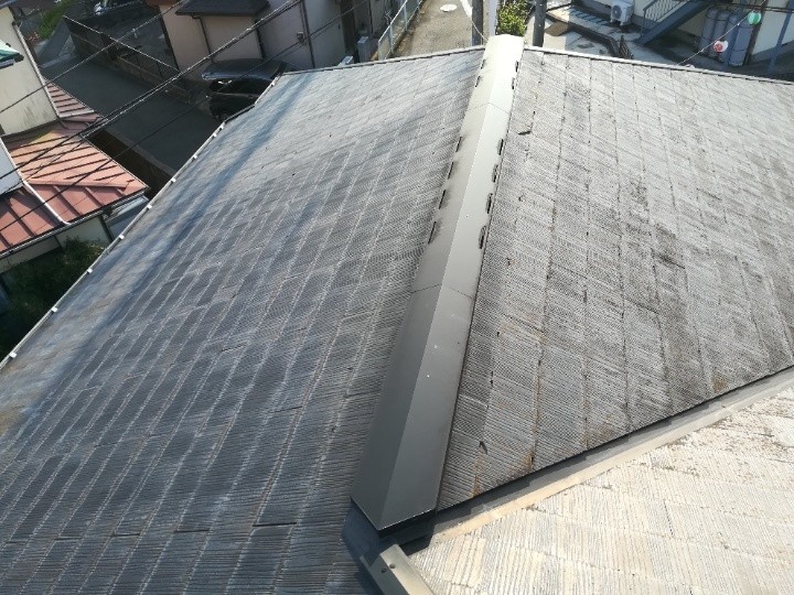 棟板金の状態を点検