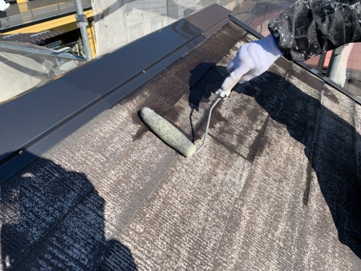 日本ペイントのベストシーラーで下塗り