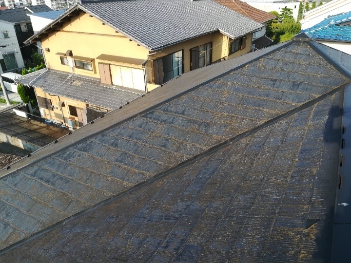 スレート屋根の状態を点検