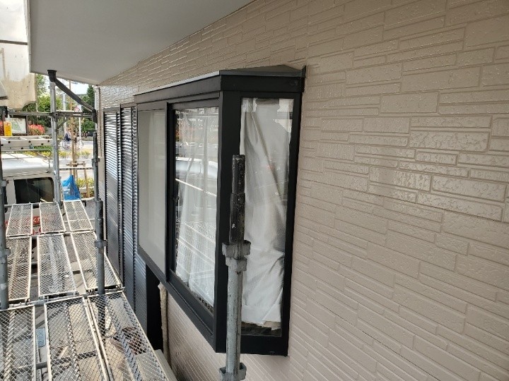 サーモアイウォールを用いて中塗り上塗り（一層・二層）