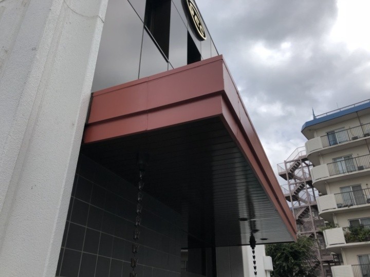 錆止め塗料（エポキシ樹脂系のファインシーラー）を塗布