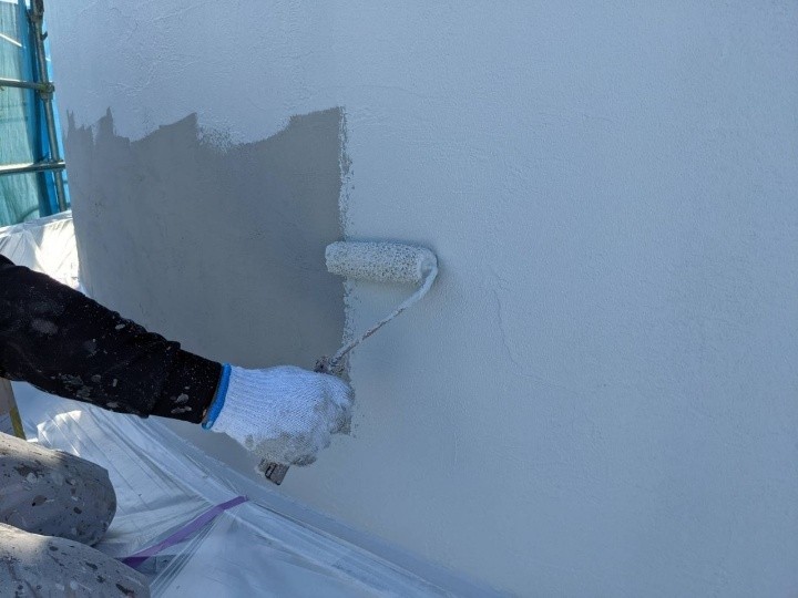 中塗りでジョリパットフレッシュを塗装