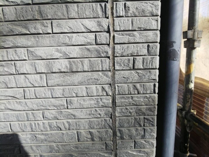 外壁の状態を確認