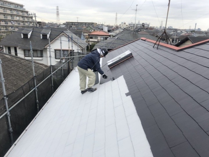 サーモアイ4Fで「中塗り」作業