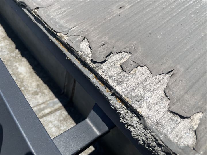 小口などの水を吸いやすい部分で剥がれる