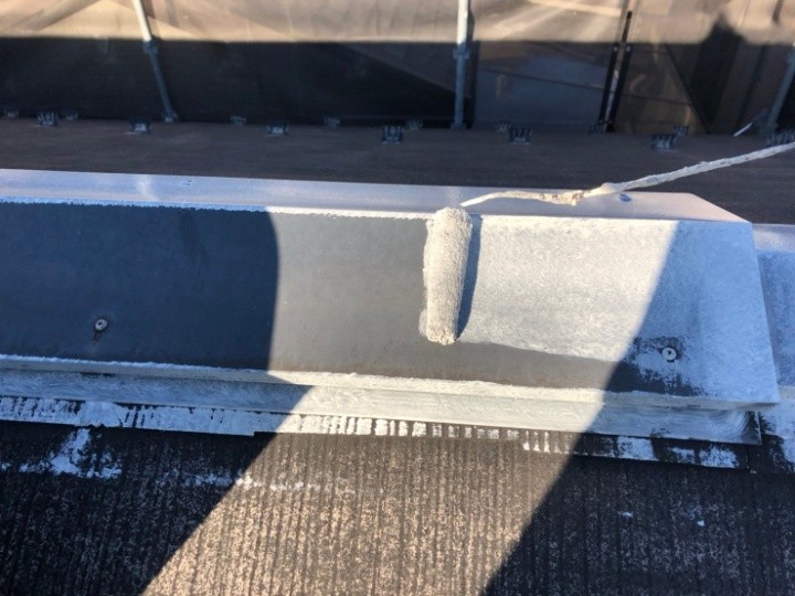 錆止め塗料「水性ハイポンプライマー」を使用