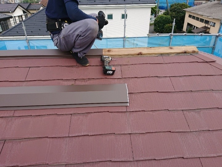 棟板金交換作業